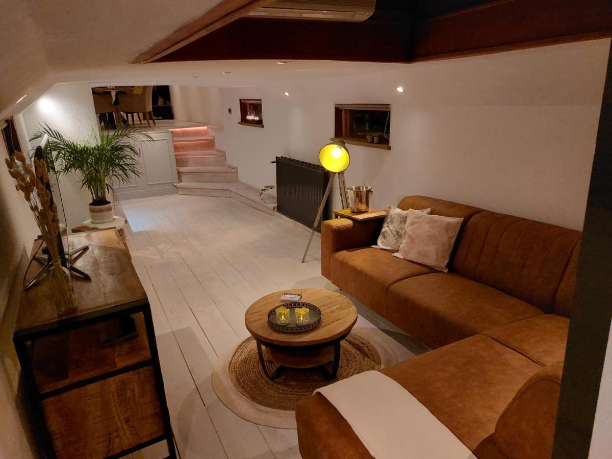 Het Waterhotel Heerenveen Luaran gambar