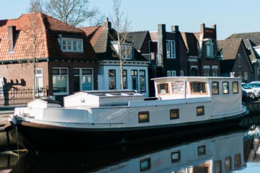 Het Waterhotel Heerenveen Luaran gambar